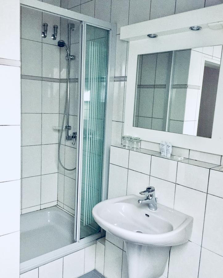 Hotel Petersburg Витен Екстериор снимка