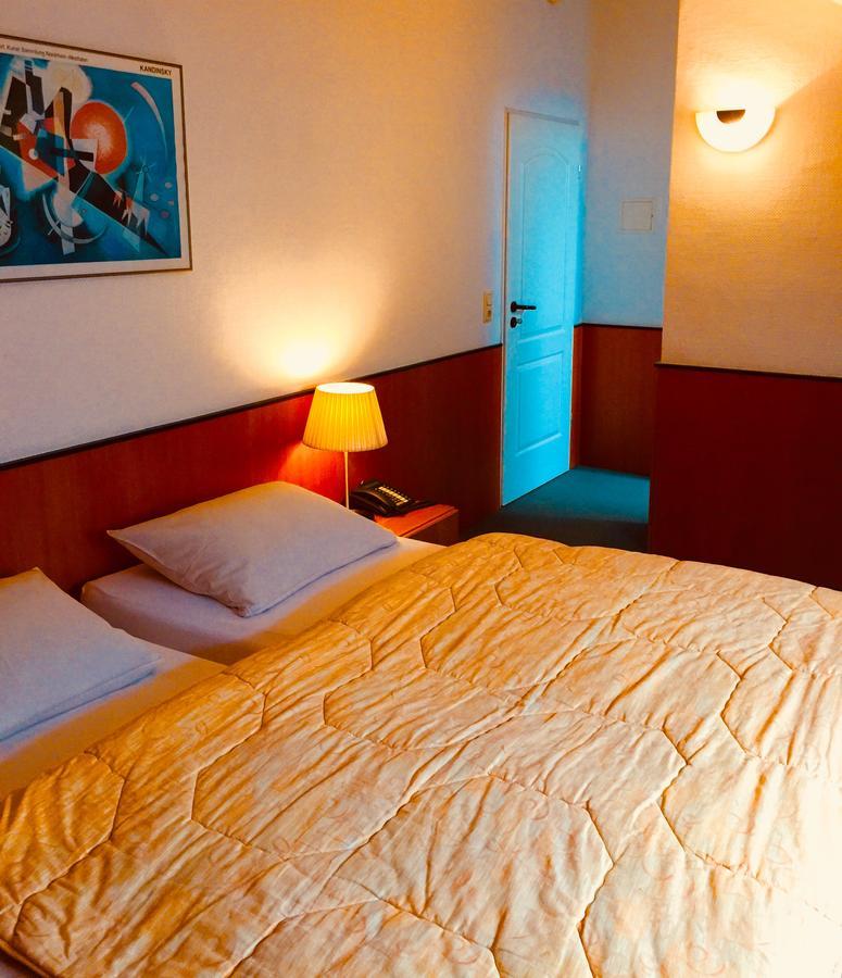 Hotel Petersburg Витен Екстериор снимка